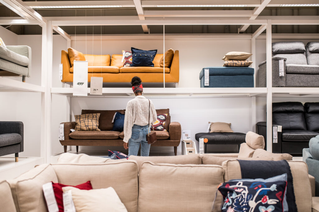 Focus on Furniture Arrangement house decors