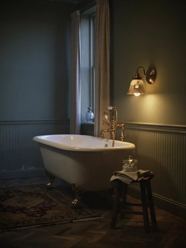 Moody Vintage Bathroom Details Worth Trying